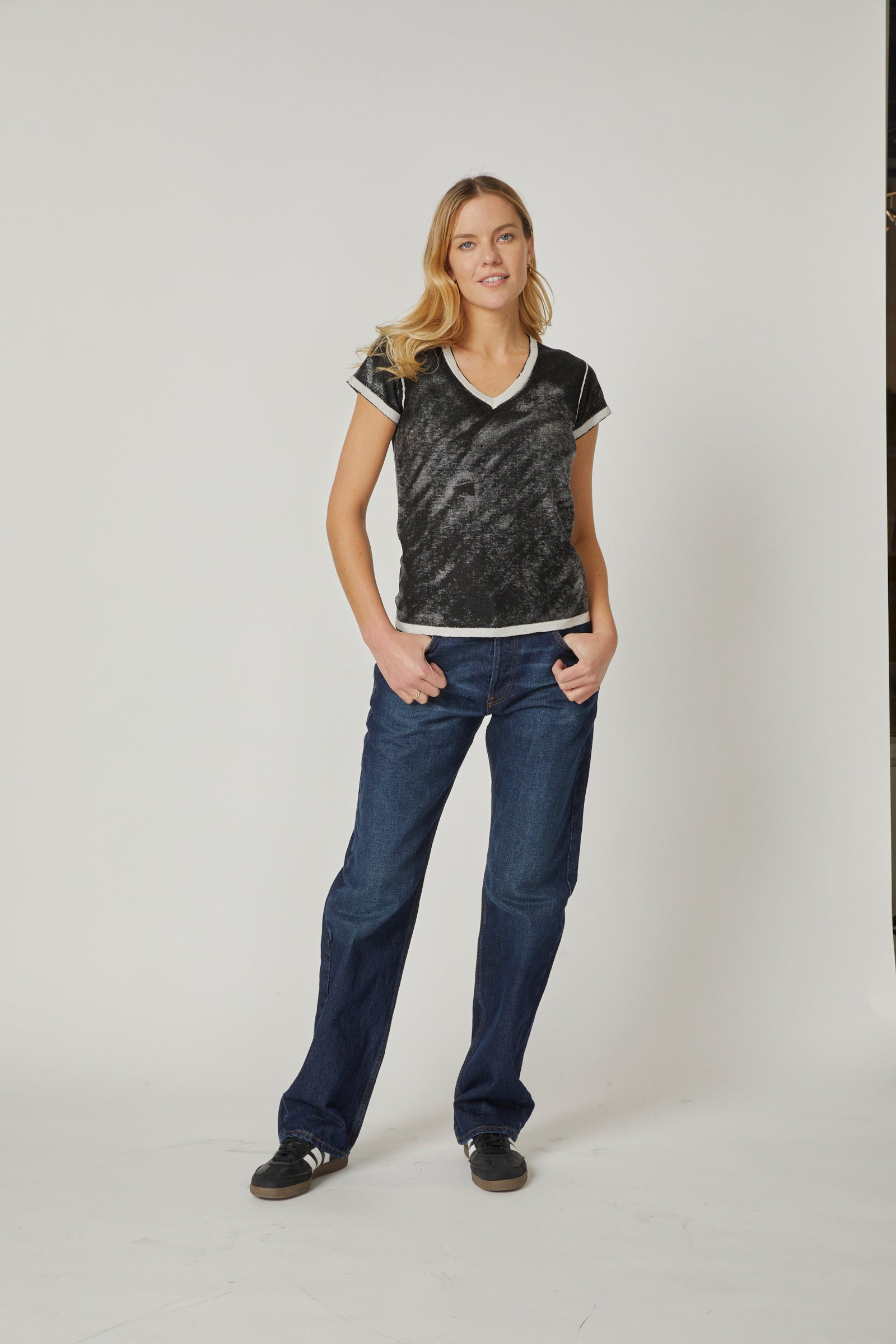 Kokun Overdyed V Neck S/S Tee