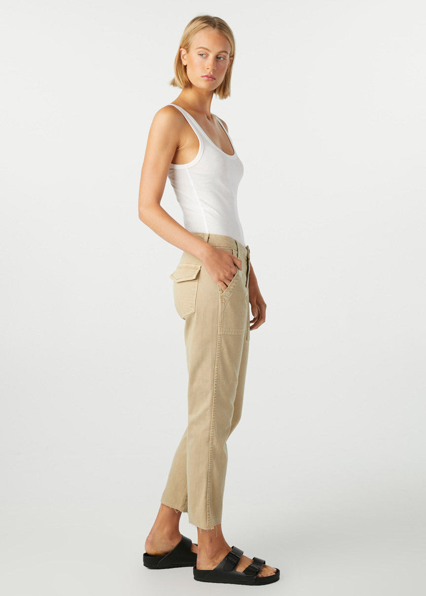 EASY-ARMY-TROUSER-KHAKI_A127125-275_LAYERING-TANK-WHITE_A11R338-051_00112_864x1312_4676c585-7867-4edc-baf7-cb234c948018.jpg