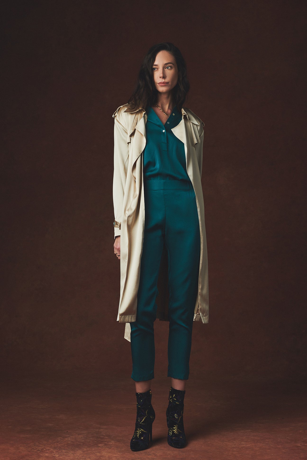 Kensington_Trench_Almondine_1296x_ae65ff39-b117-428f-9025-c531f9a6e650.jpg