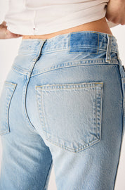 AMO 143 Straight Crop Jean