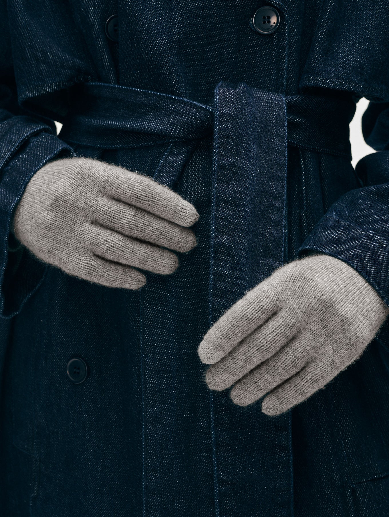 20148_Cashmere-Texting-Glove_Grey-Heather_001_1360x_59c35b06-1fc4-4767-872e-035047552d2b.jpg
