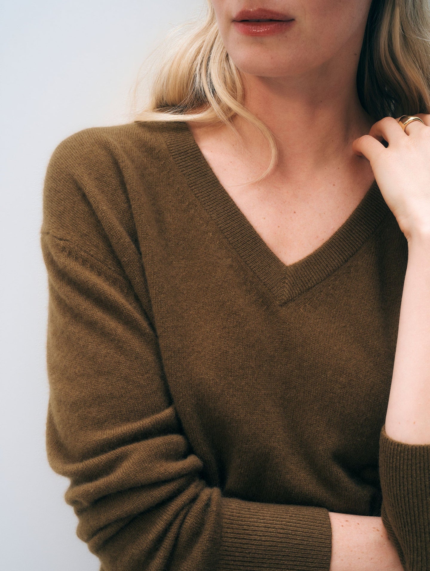 White + Warren Cashmere V-Neck