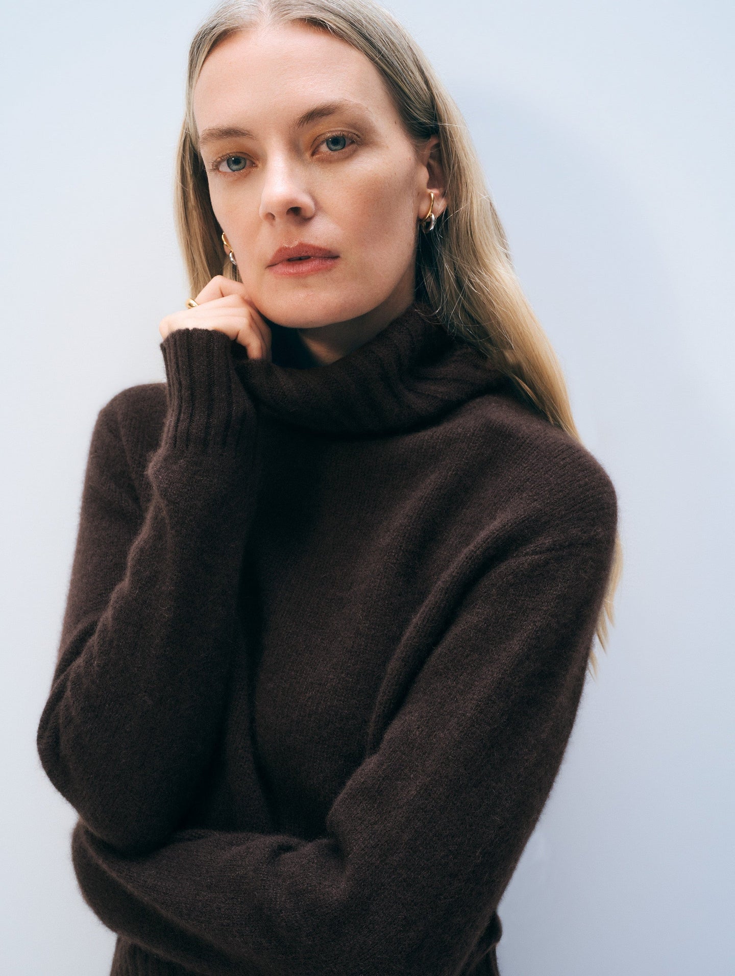 White + Warren Cashmere Featherweight Turtleneck