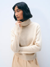 White + Warren Cashmere Featherweight Turtleneck