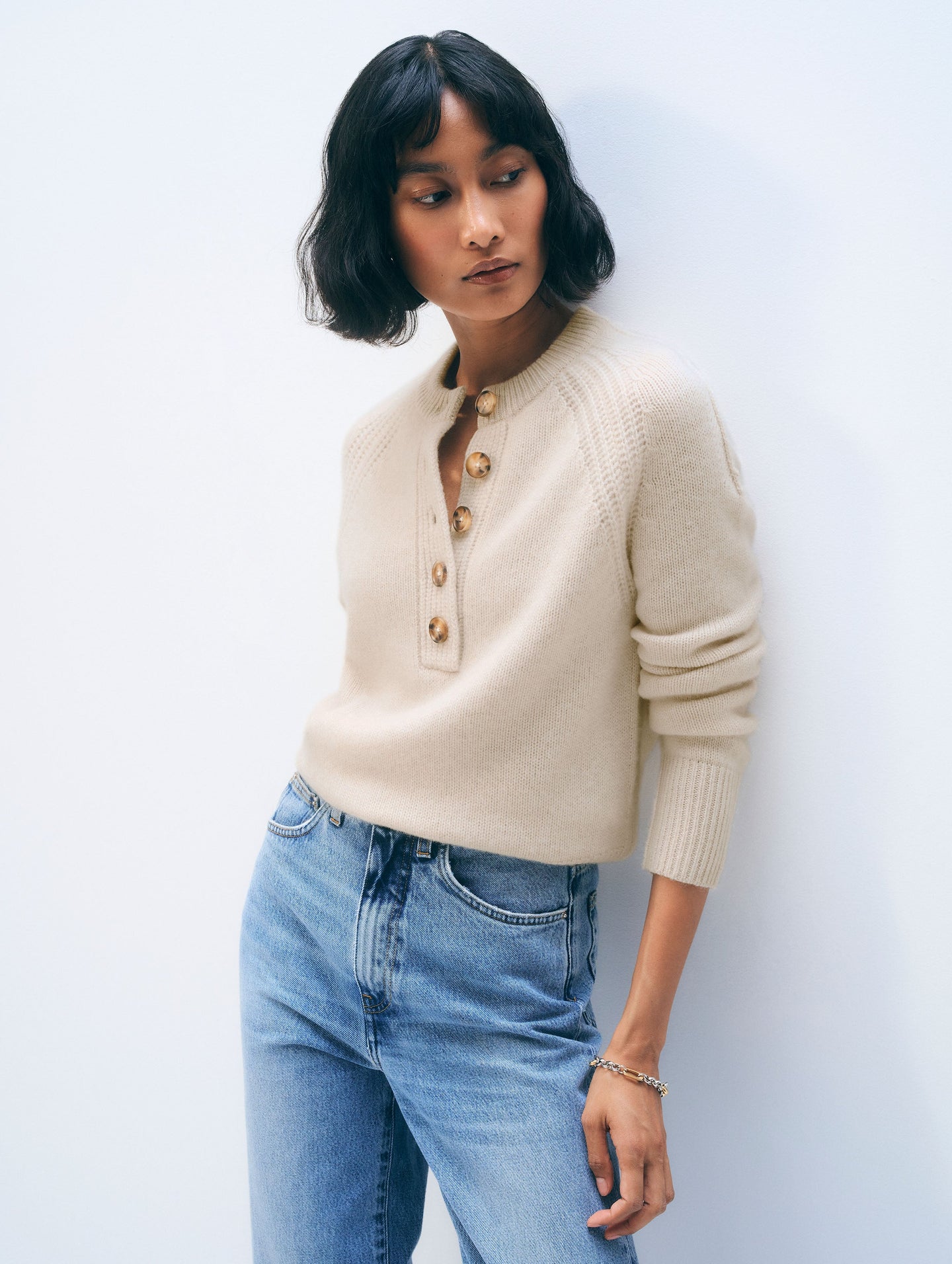 21428_CashmereLuxeHenley_NaturalHeather_AK_02.jpg
