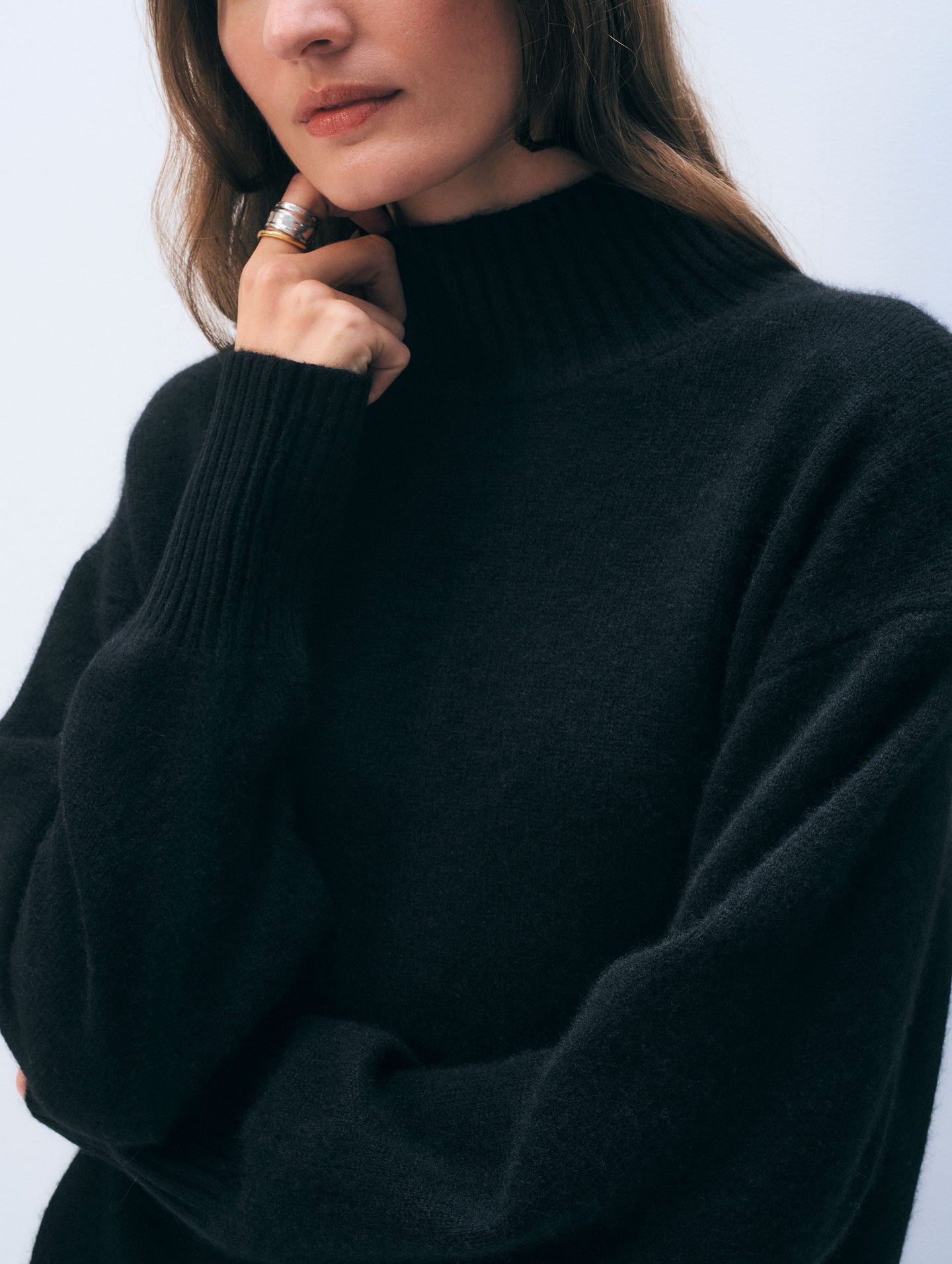 21429A_CashmereOversizedstandneck_Black_TL_04.jpg