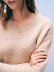 White + Warren Cashmere Featherweight V-Neck