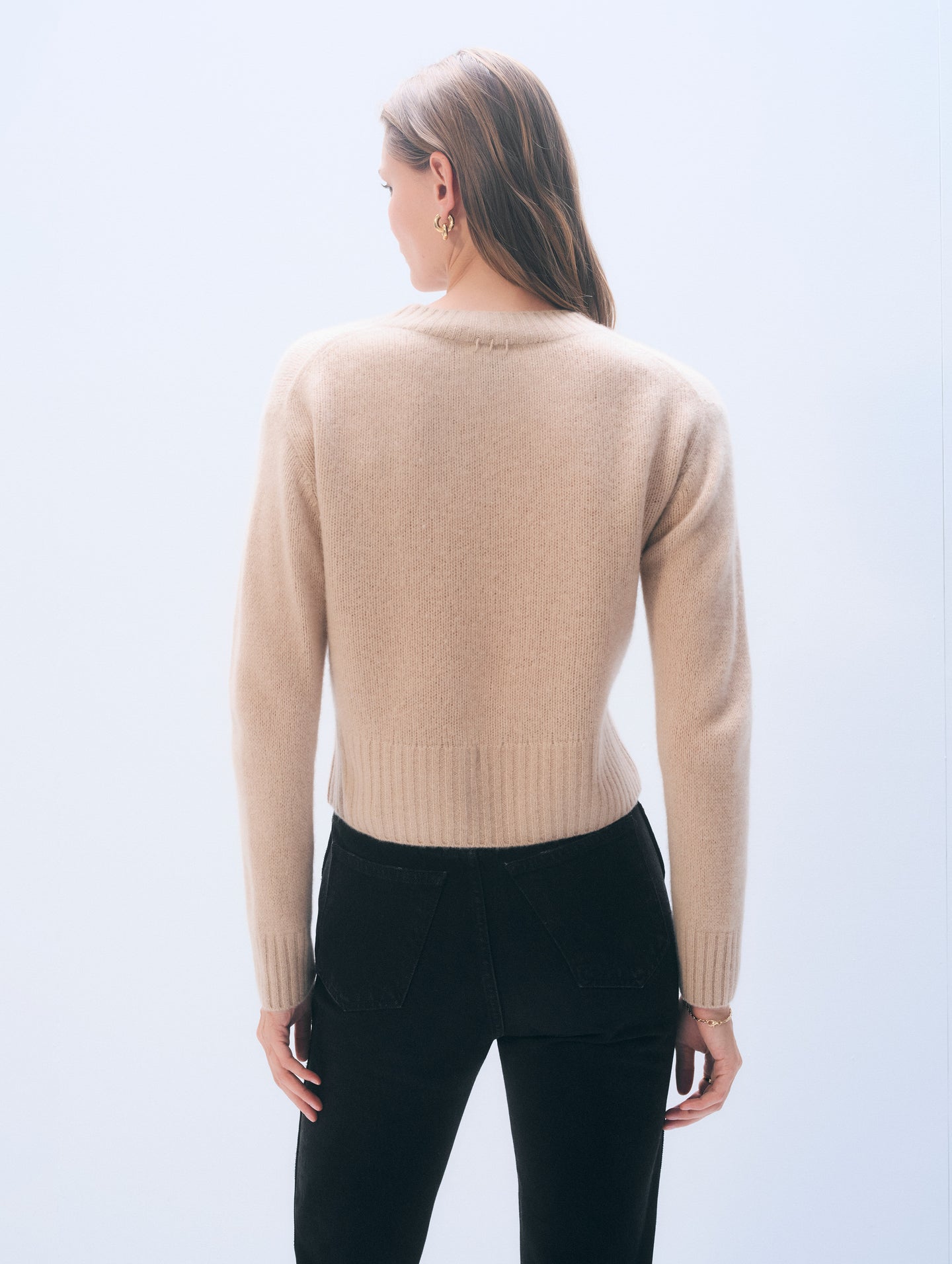 White + Warren Cashmere Featherweight V-Neck