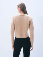White + Warren Cashmere Featherweight V-Neck