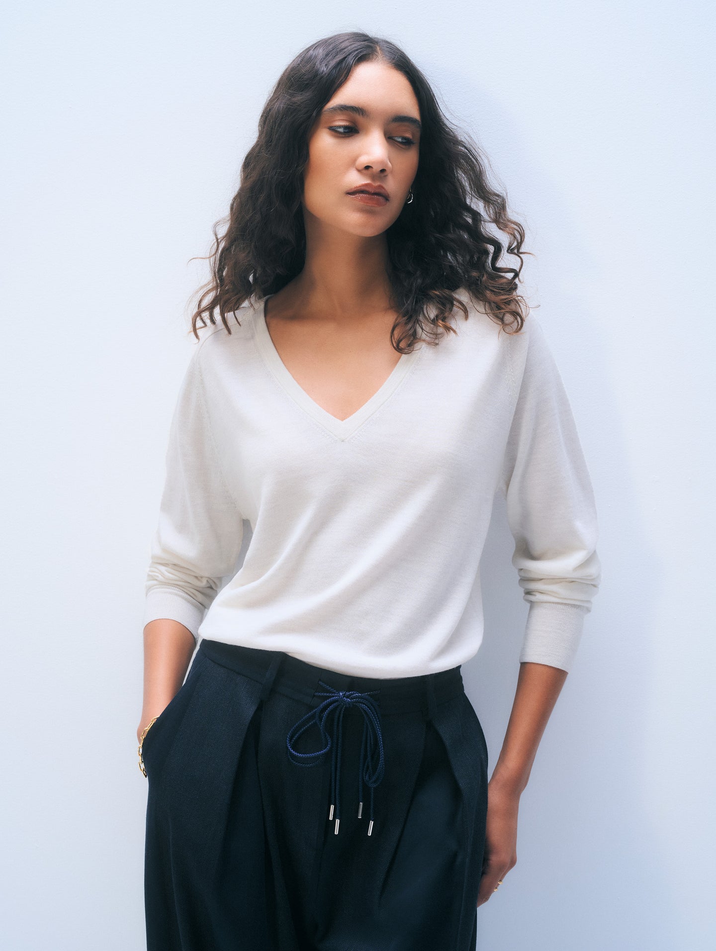 21780_SuperfineMerinoWoolVNeck_Ivory_ST_01.jpg