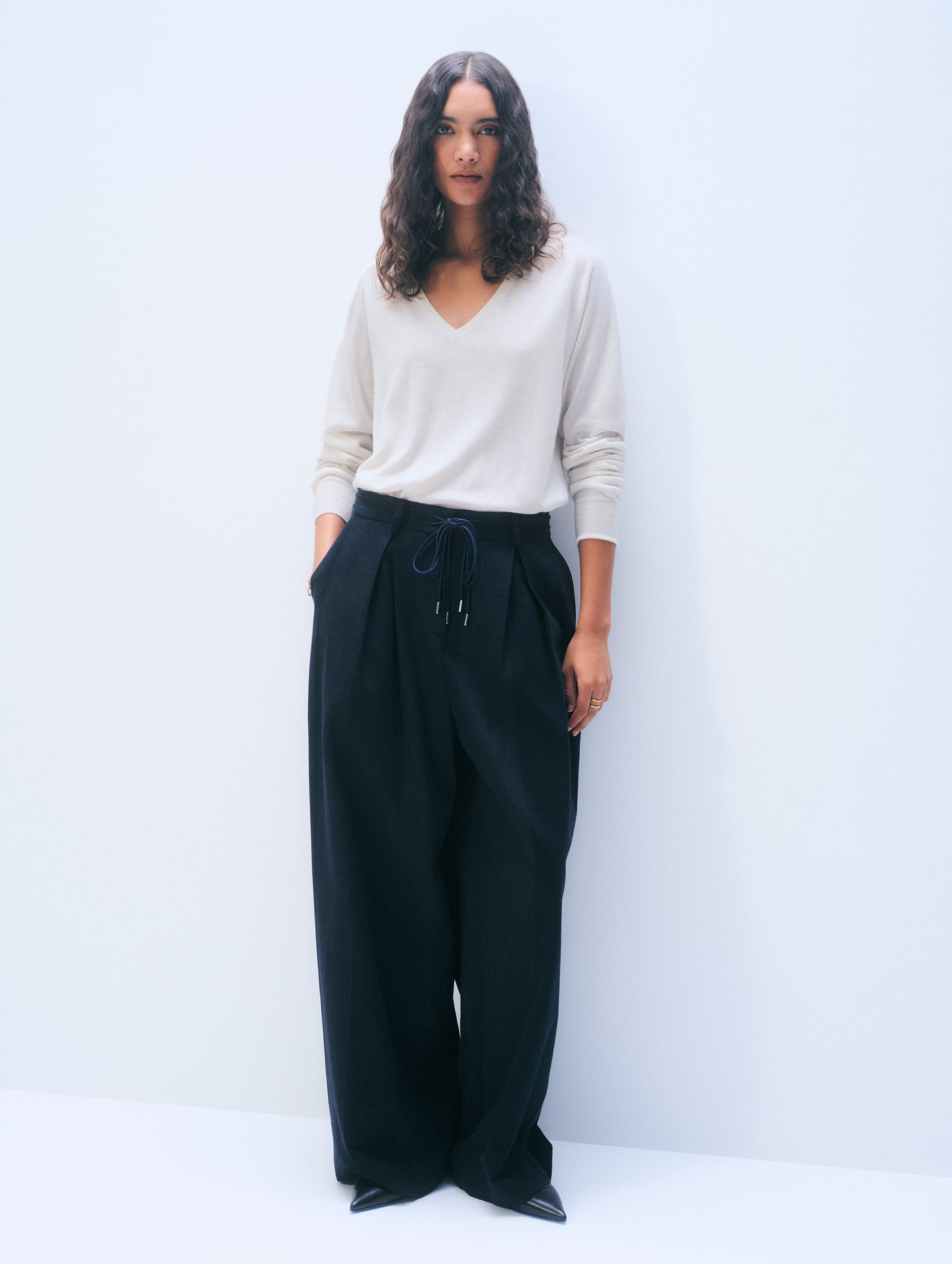 White + Warren Superfine Merino Wool V Neck