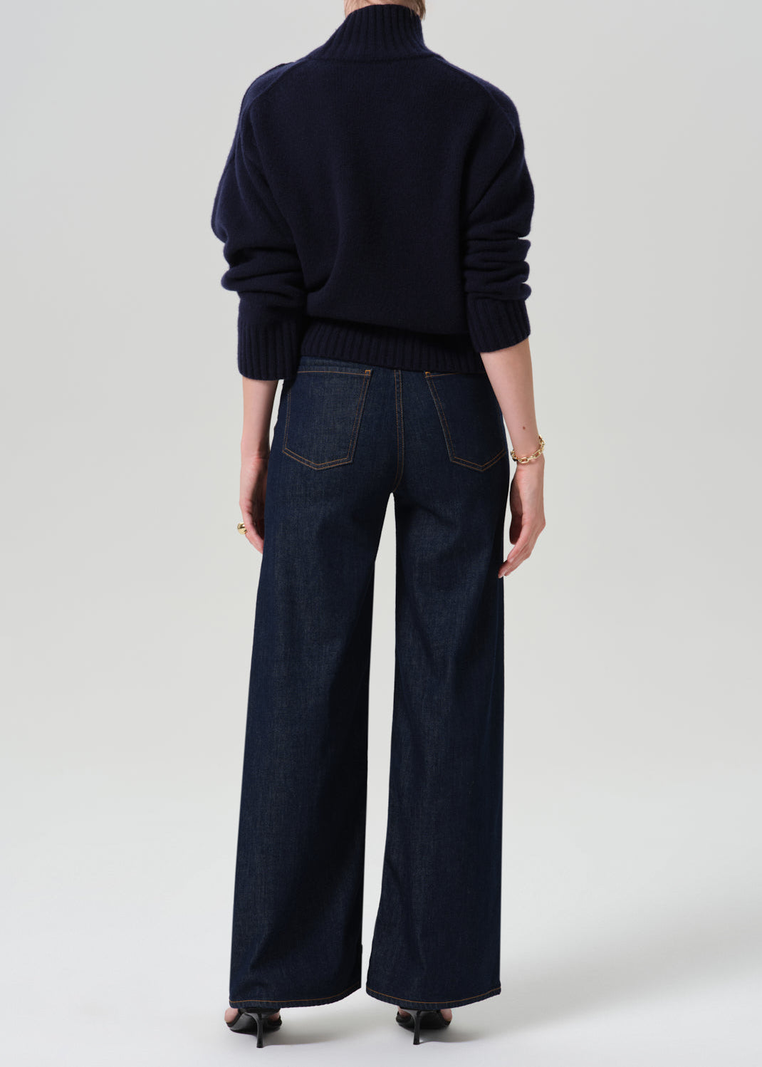 2209E-1916_LYRA_LONG_SOFT_RINSE_0530.jpg