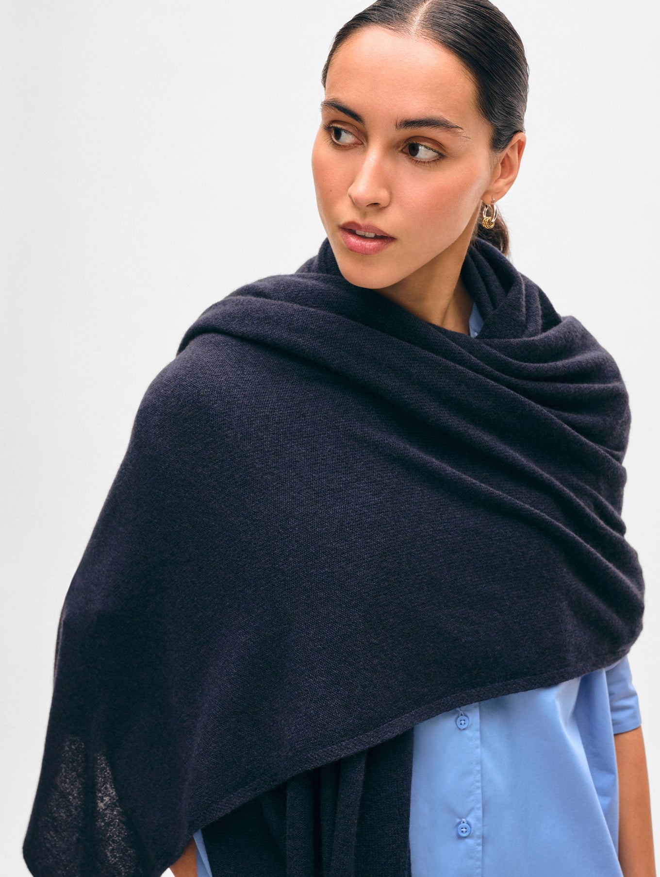 White + Warren Cashmere Travel Wrap
