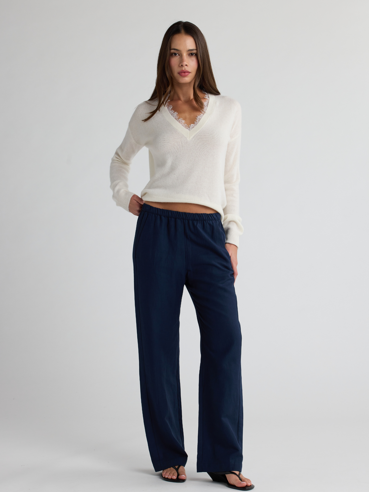 W. Cashmere Ciel V Neck Sweater With Lace