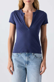 AMO Delightful Tee