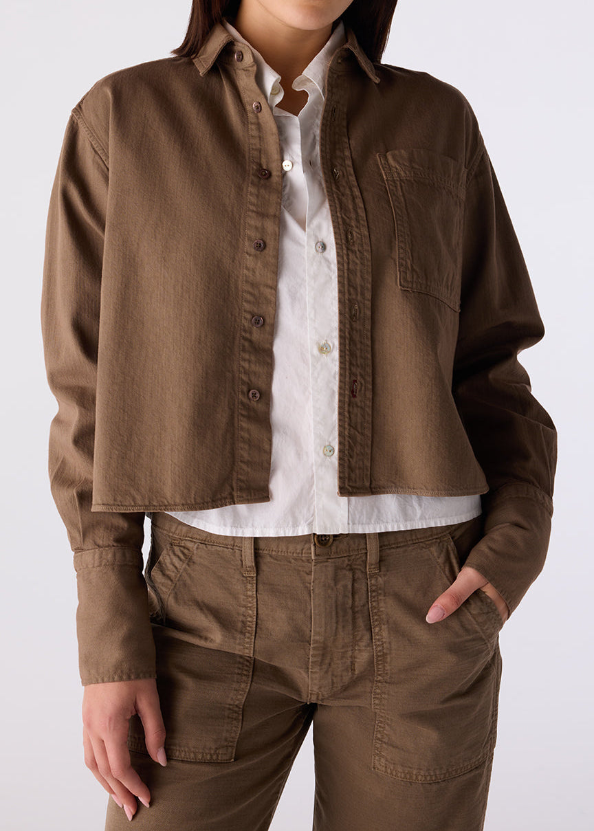 EASYARMYSLOUCHCROP-ROOT_WFB270-1450C-1058_ABIGAILSHIRT-ROOT_WT398-1391X-1058_1379.jpg