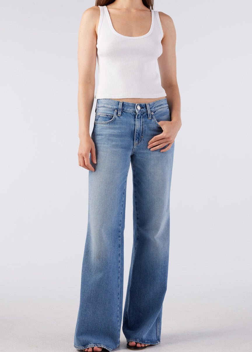 FAITH-SLOPPY-FLARE-MAVERICK_A249762-808_CROP-RIB-TANK-WHITE_A60563-051_07764_864x1312_2e4b568d-98ee-499c-8f08-3a48e6889d68.jpg