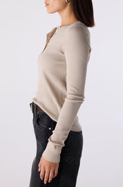 AMO Calla Henley