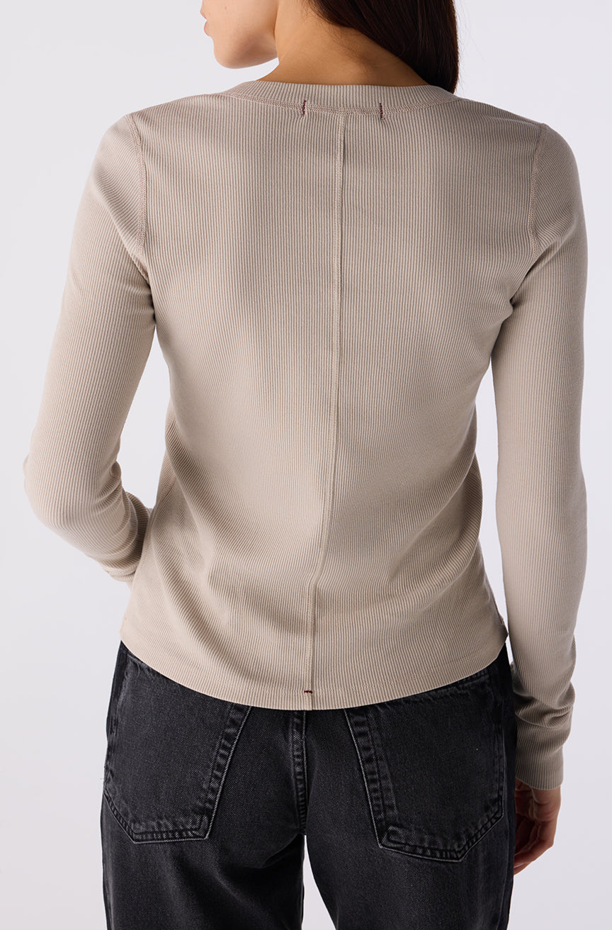 AMO Calla Henley