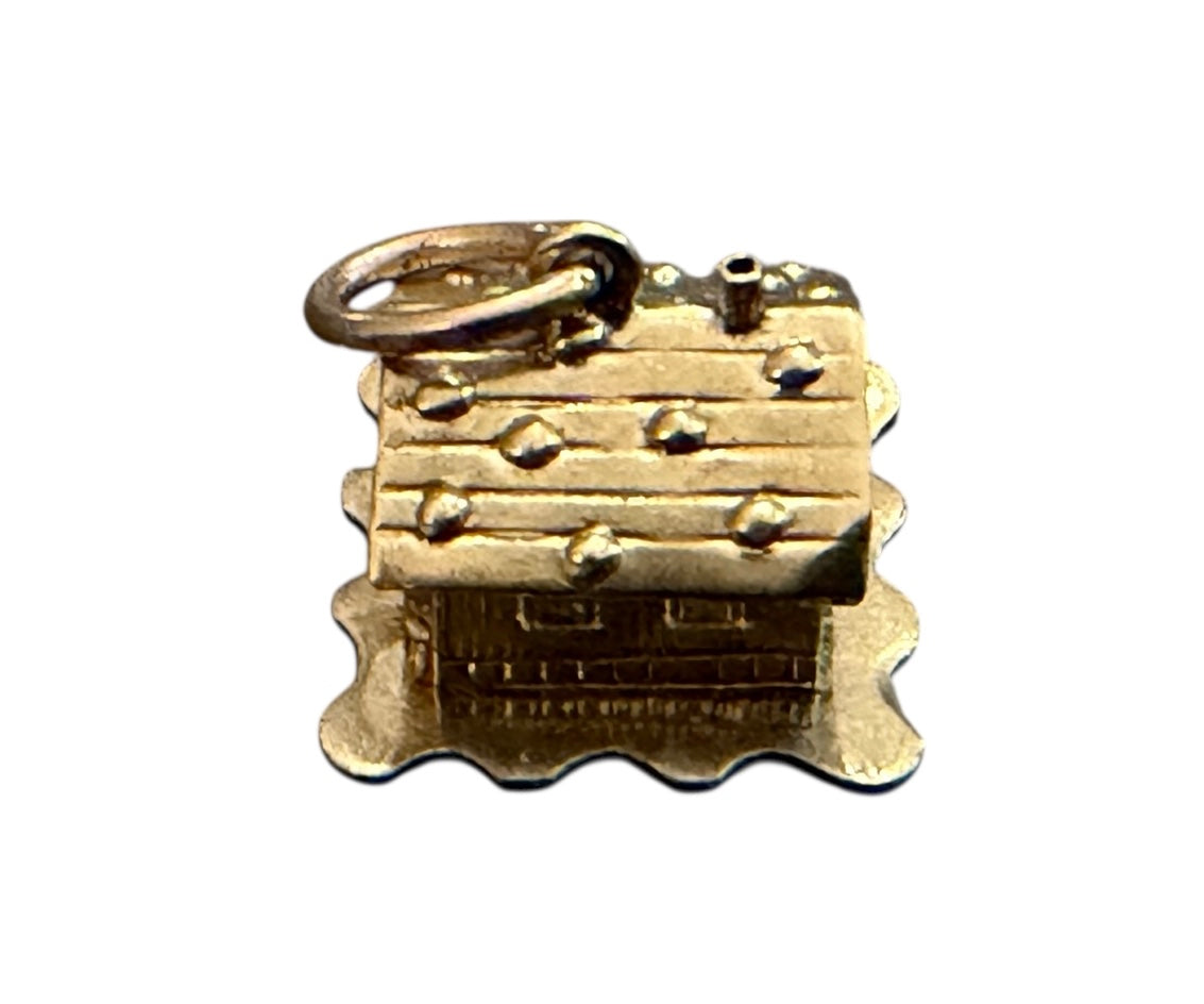 Vintage 14KT Gold Cabin House Charm