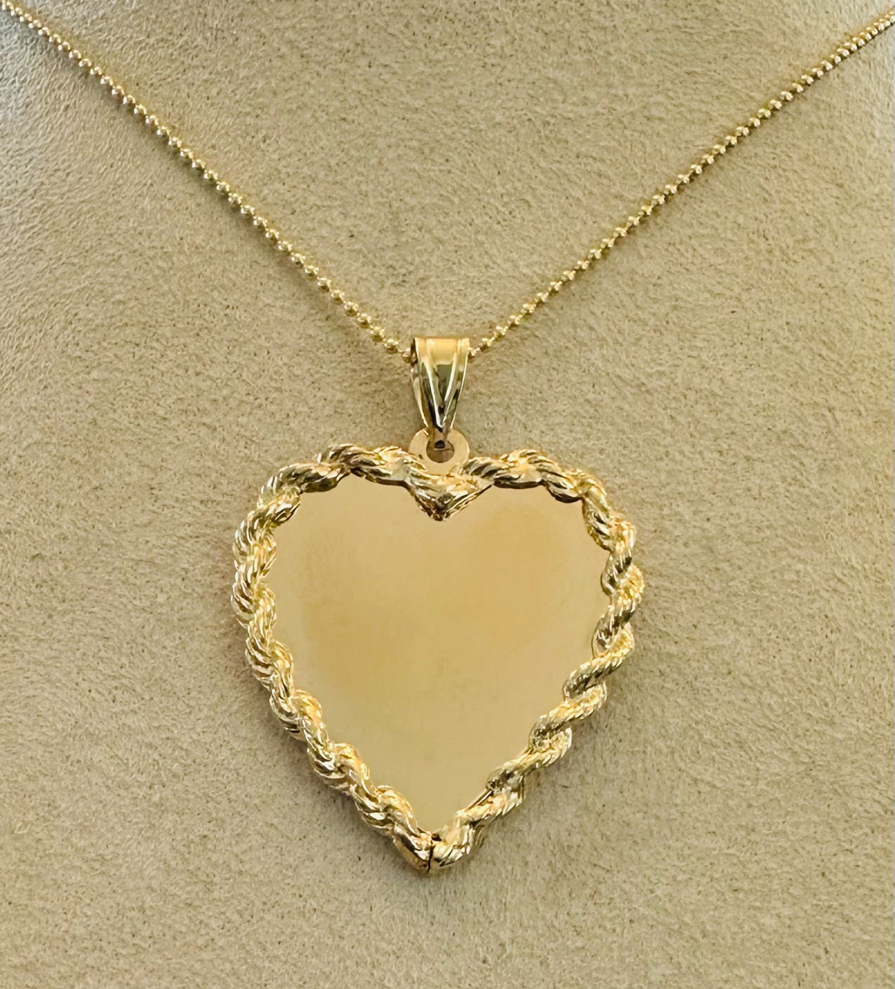 14KT Gold Vintage Heart Charm