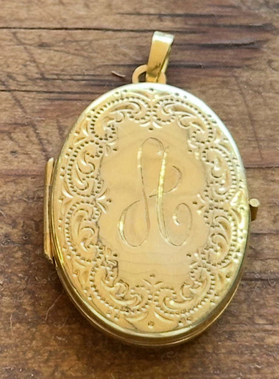 Vintage 14KT Gold Oval Locket Inscribed with A