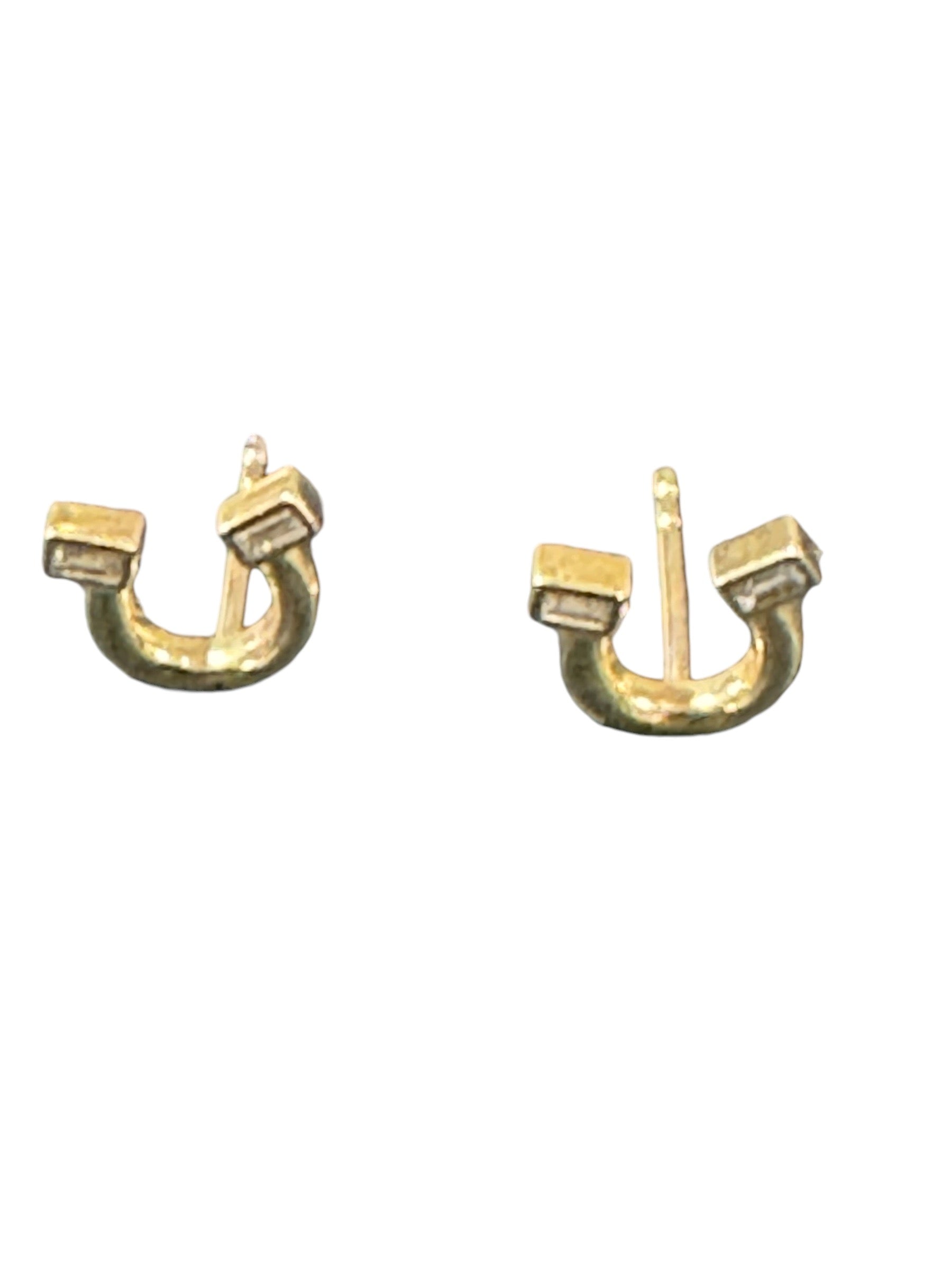 Hourseshoe studs with Diamonds
