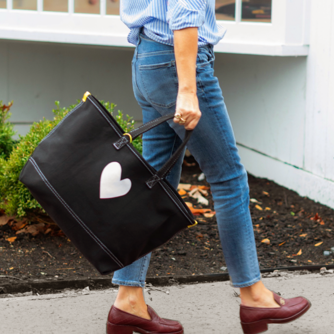 Kerri_Rosenthal_heart_canvas_tote_bag_1433x_1c300973-f491-4fe3-9fb2-5ecba11a4216.png