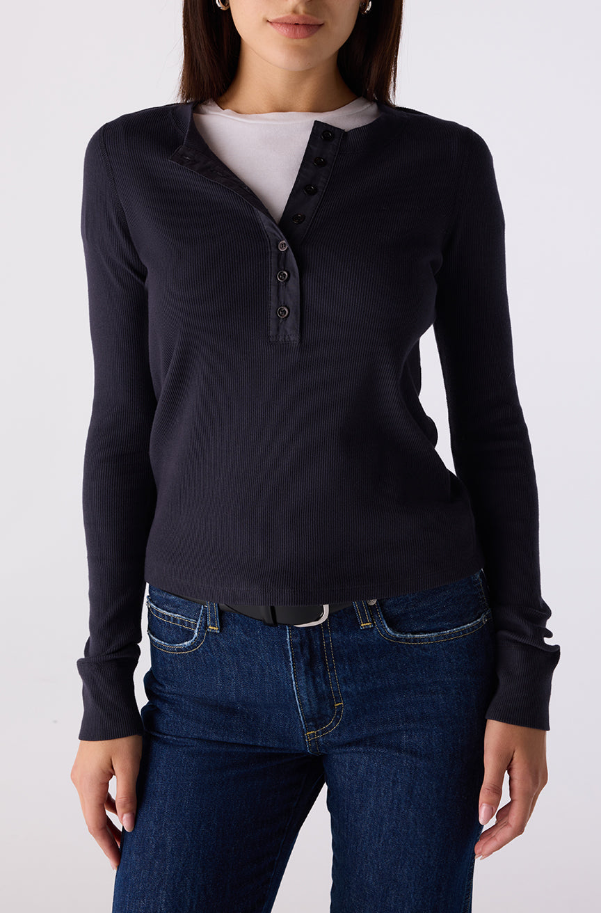 AMO Calla Henley