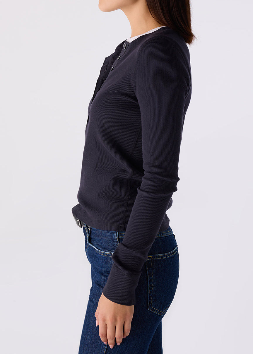 MARCENIA-SPLENDOR_DB191-1379X-874_CALLA_HENLEY-VINTAGE_BLACK_KT422-1354X-202_1860.jpg