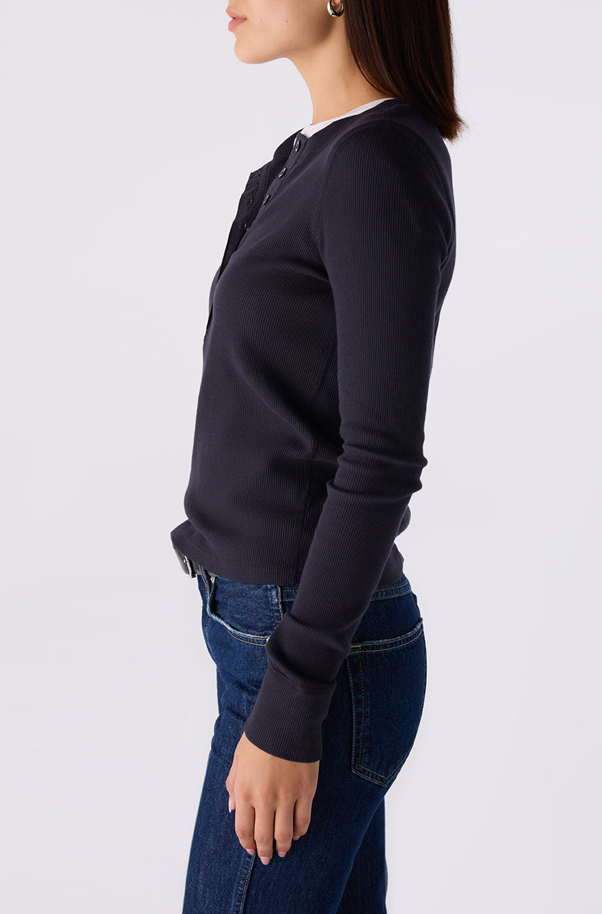 AMO Calla Henley
