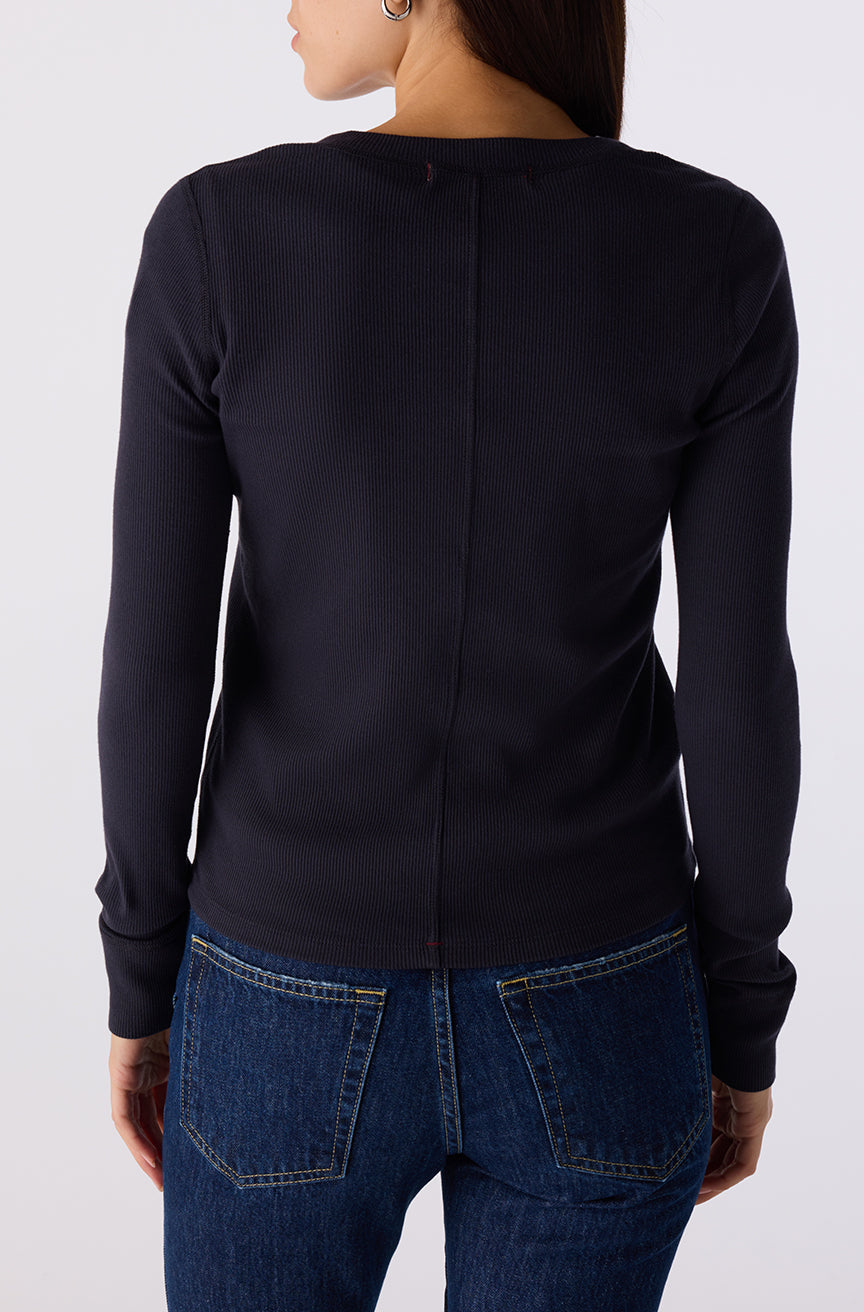 AMO Calla Henley