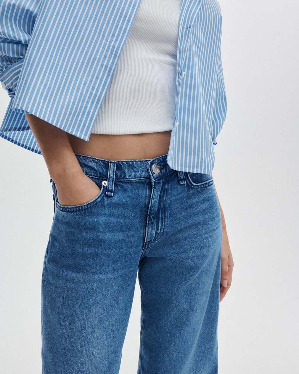 Rag & Bone Saige Ankle Relaxed Straight Jeans in River