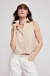 The Shirt The Boxy Cropped Sleeveless Shirt - White