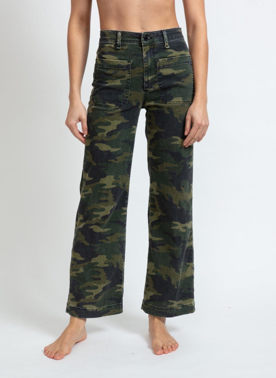 askk-ny-sailor-1184400718.jpg