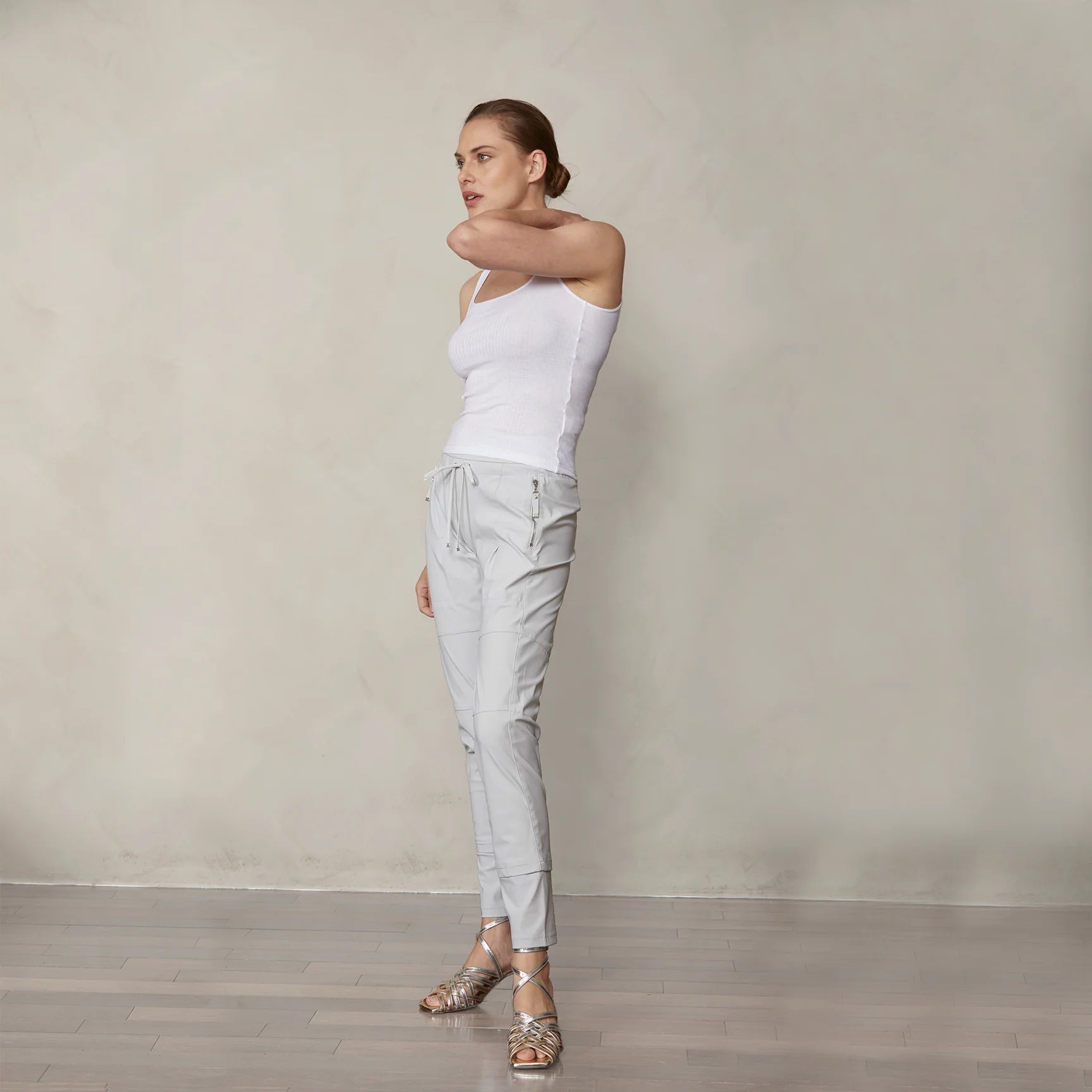 candy_lightgrey_3_1728x_5d68b786-5e01-4c9d-ad9f-d02ec21294d8.webp