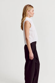 The Shirt The Boxy Cropped Sleeveless Shirt - White